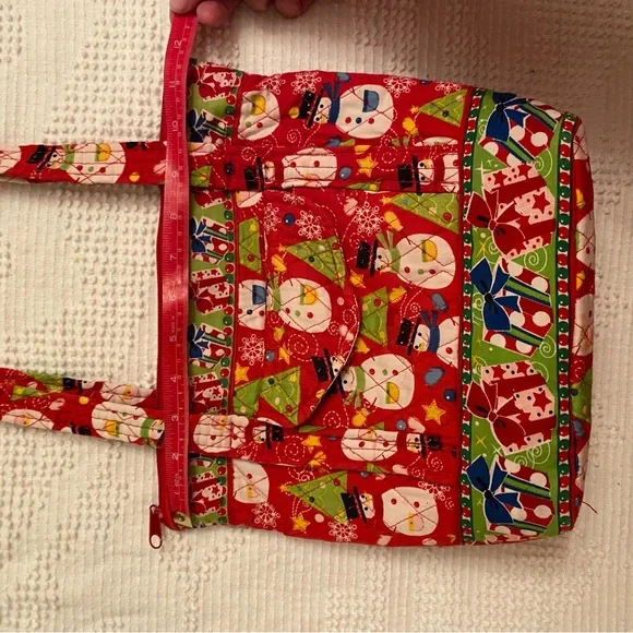 Festive Red and Green Handbag - Picture 3 of 10